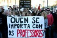 Professores em greve sofrem corte salarial e planejam passeata em JP